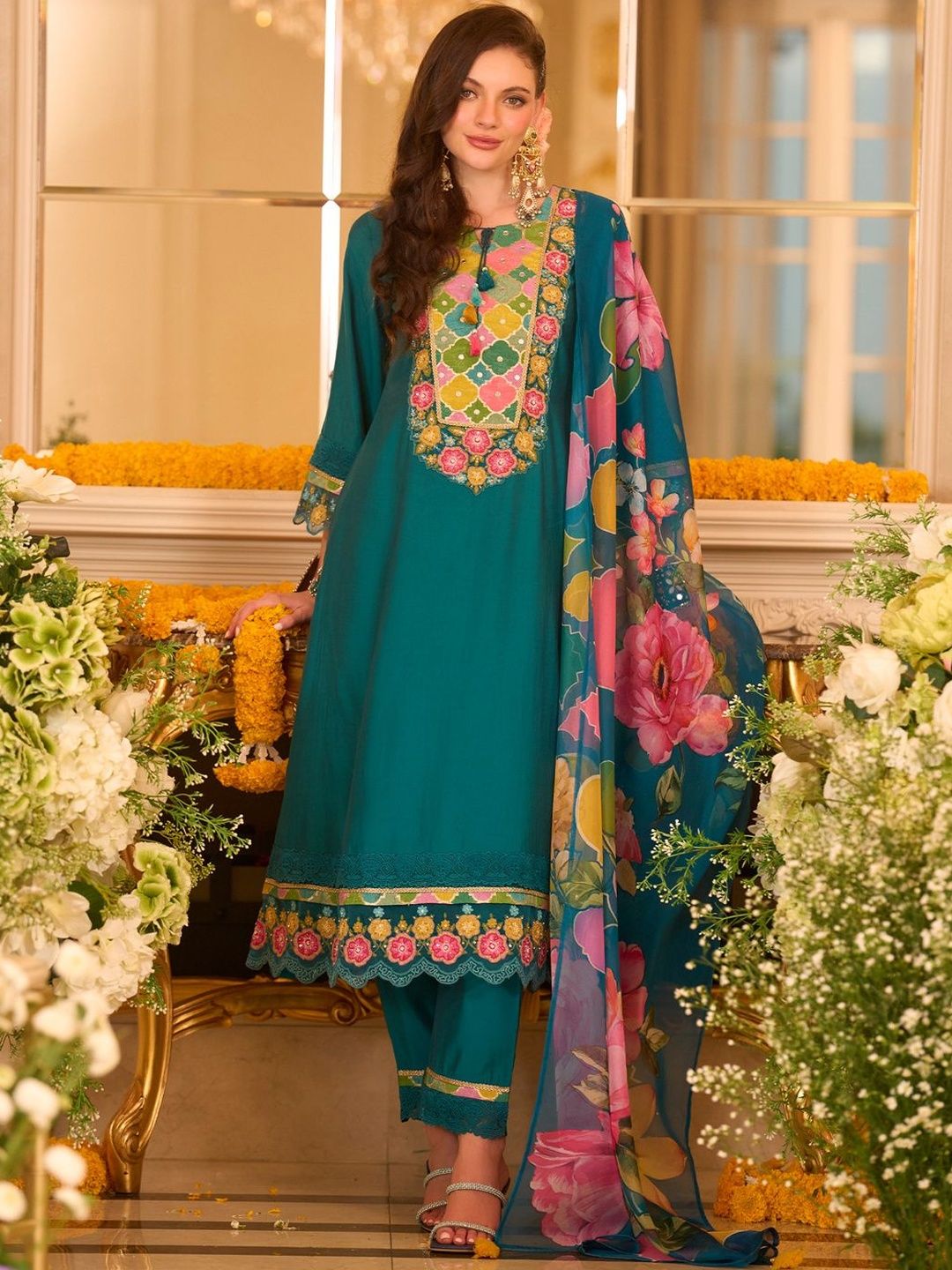 Women Floral Embroidered Kurta with Trousers & Dupatta