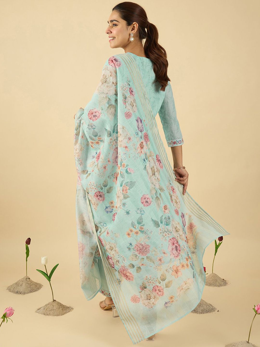 Floral Embroidered Linen Thread Work Straight Kurta & Trousers & Dupatta