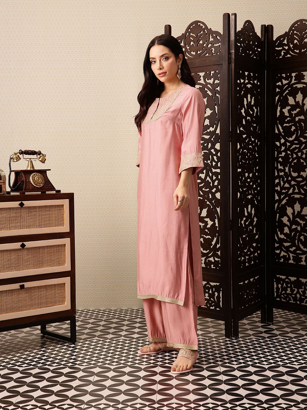Dhiyona PD Women Floral Yoke Design Thread Work Kurta with Palazzos & Dupatta