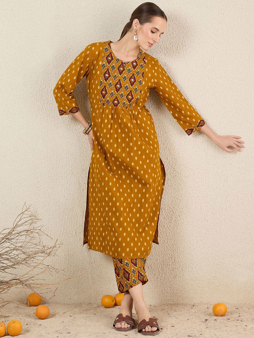 Dhiyona IE Women Geometric Printed Cotton Kurta with Trousers