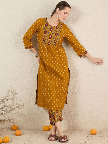 Dhiyona IE Women Geometric Printed Cotton Kurta with Trousers