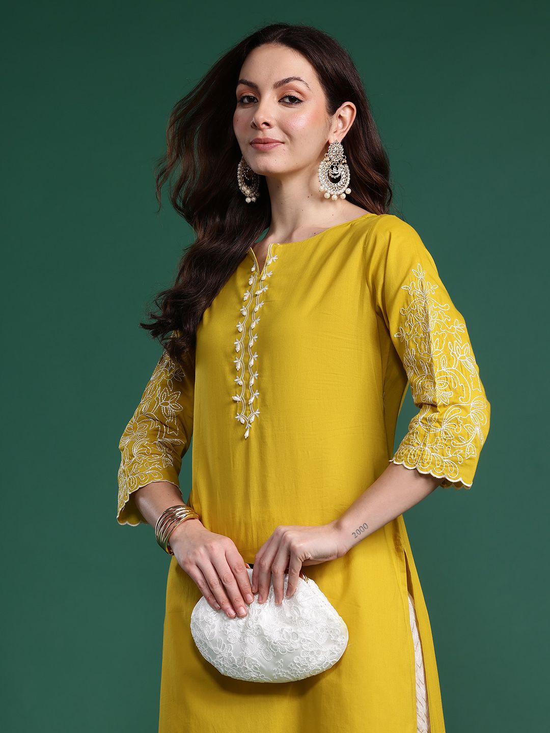 Dhiyona IE Floral Embroidered Kurta