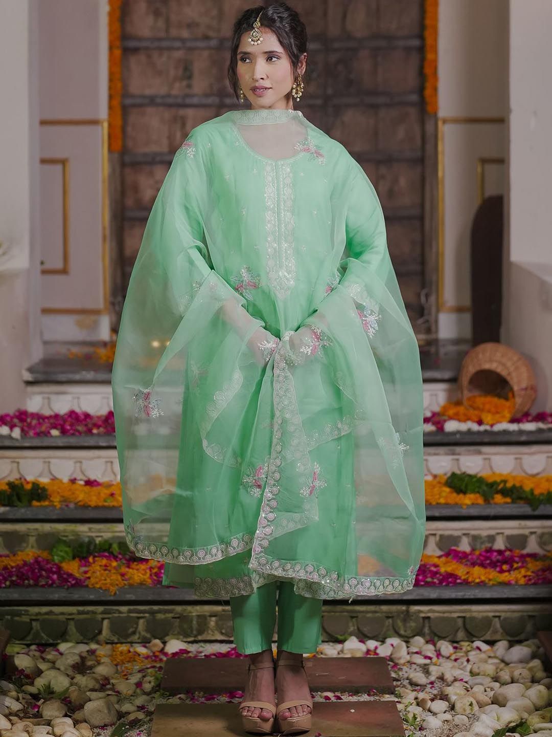 Dhiyona IE Floral Embroidered Thread Work Kurta With Trousers & Dupatta