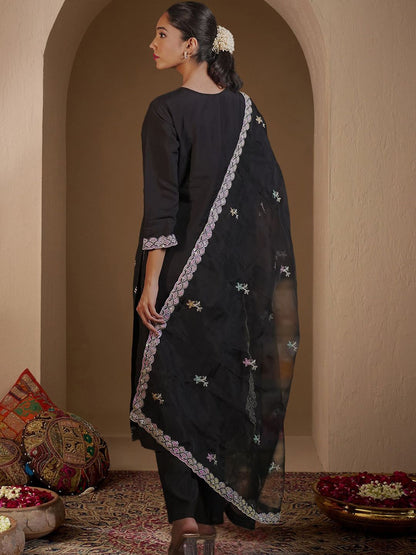 Women Ethnic Motifs Embroidered Regular Kurta with Trousers & With Dupatta