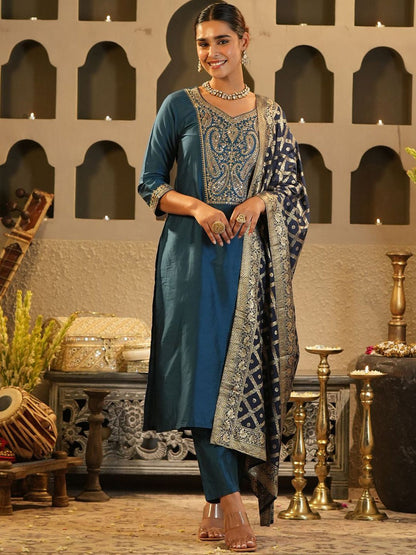 Paisley Yoke Design Sweetheart Neck Zari Straight Kurta & Trousers With Dupatta