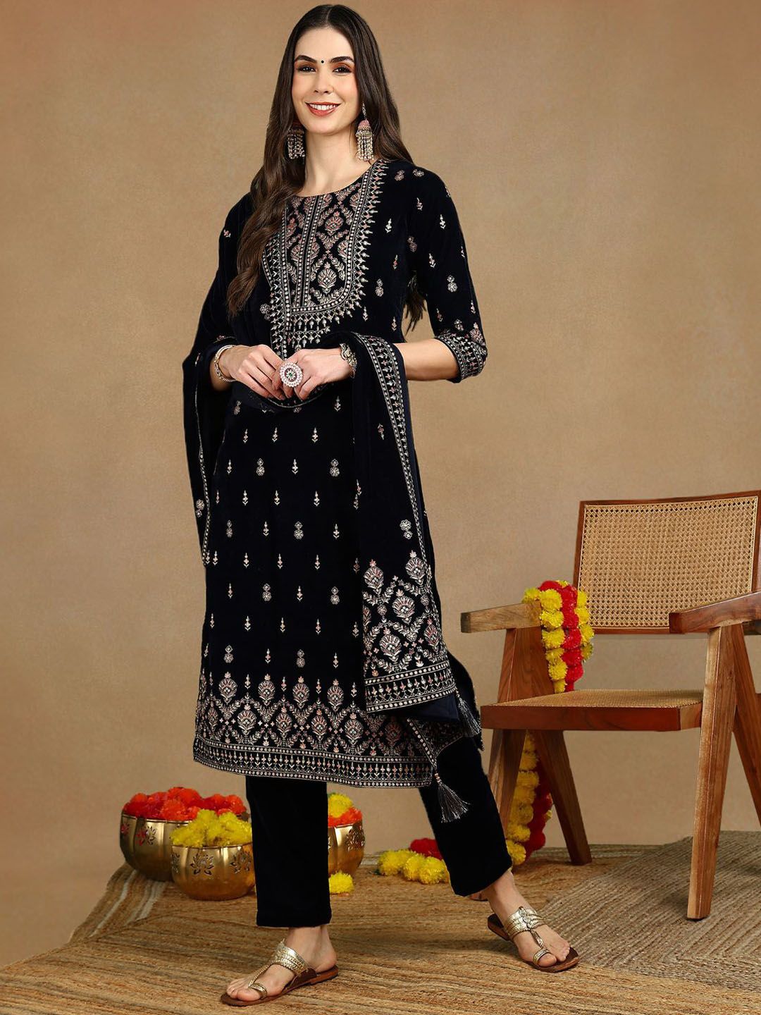 Dhiyona PD Women Women Ethnic Motif Embroidered Straight Kurta Trousers With Dupatta