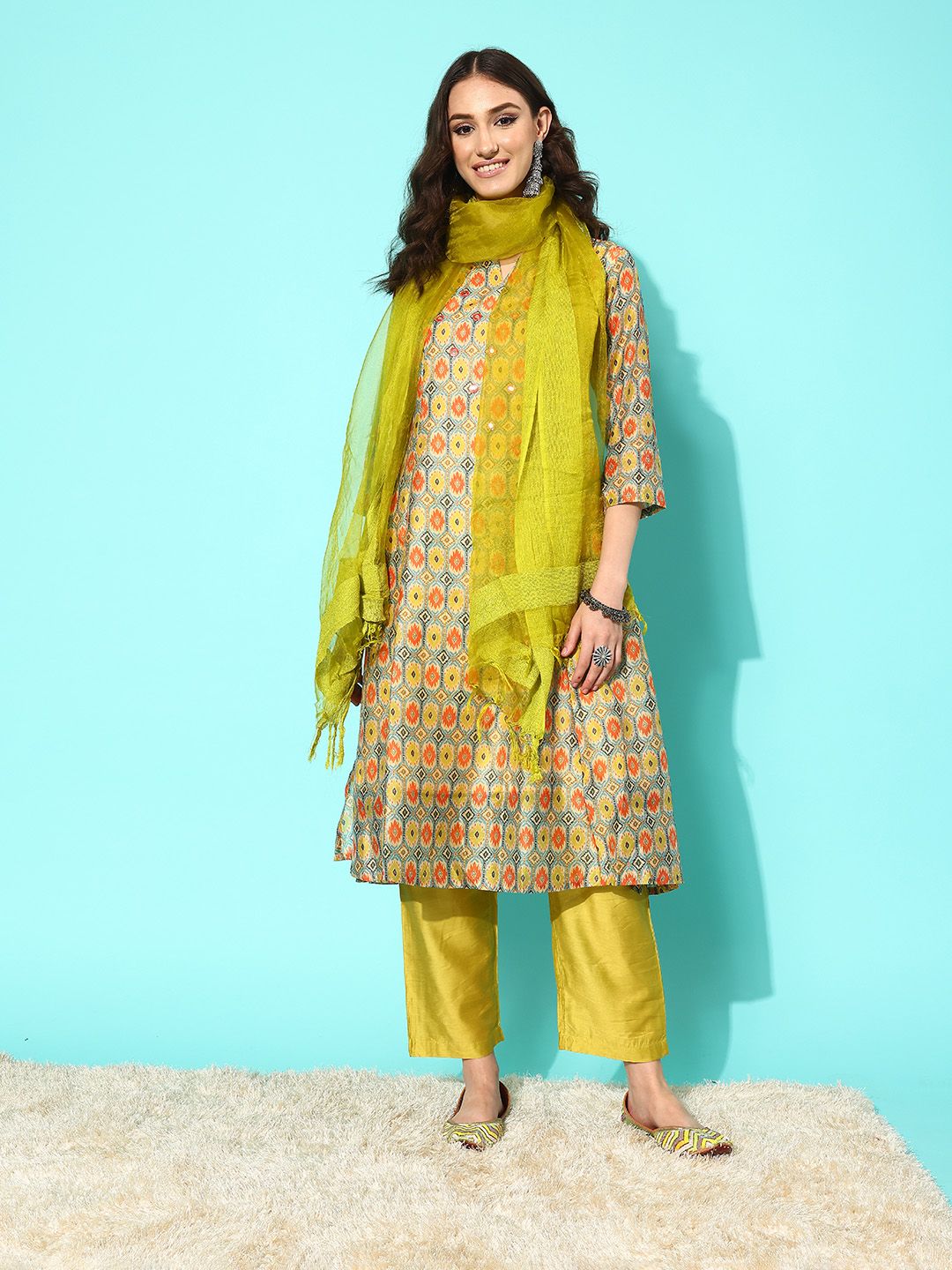Dhiyona VA Women'sPrinted Panelled Kurta with Trousers & With Dupatta