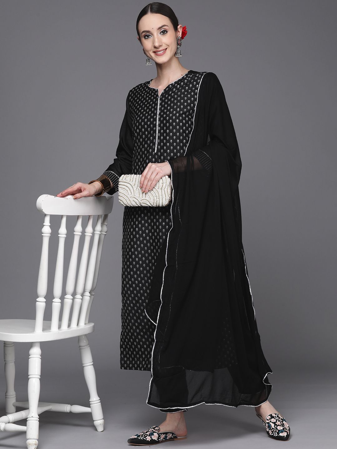 Women Black Floral Printed Kurta with Trousers & With Dupatta