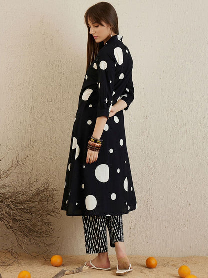 Dhiyona IE V Neck Printed Pleated Pure Cotton Straight Kurta with Trousers