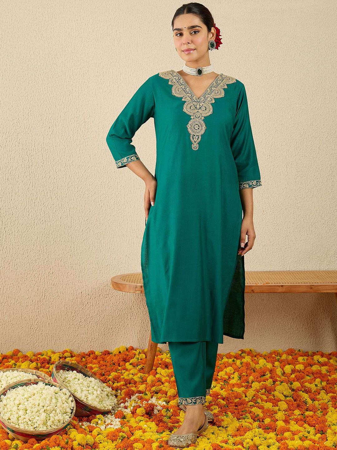 Women Ethnic Motifs Embroidered V-Neck Regular Sequinned Kurta with Trousers