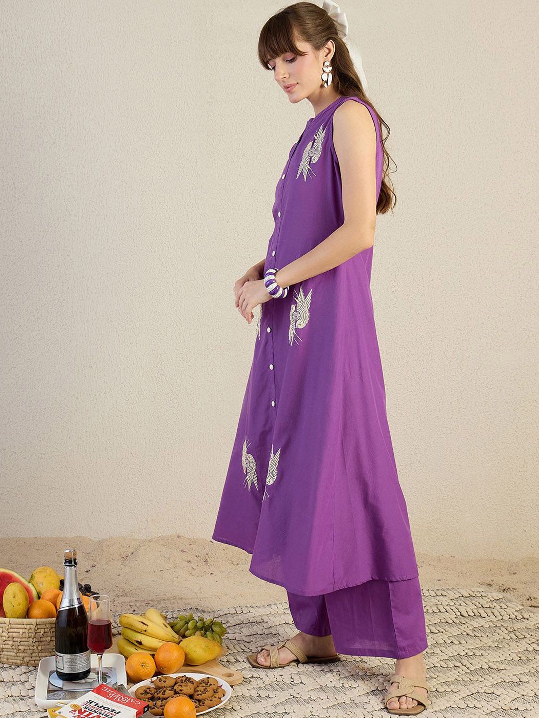 Women Ethnic Motifs Embroidered Regular Thread Work Pure Cotton Kurta Sets