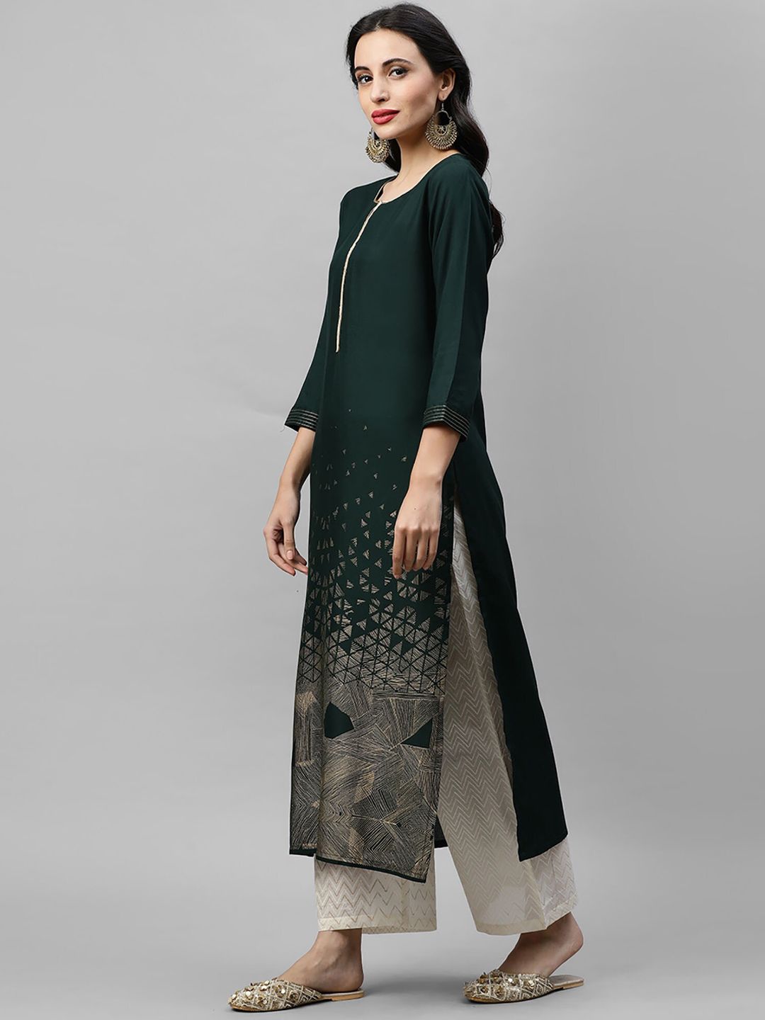 Dhiyona IE Women Green Embroidered Straight Kurta