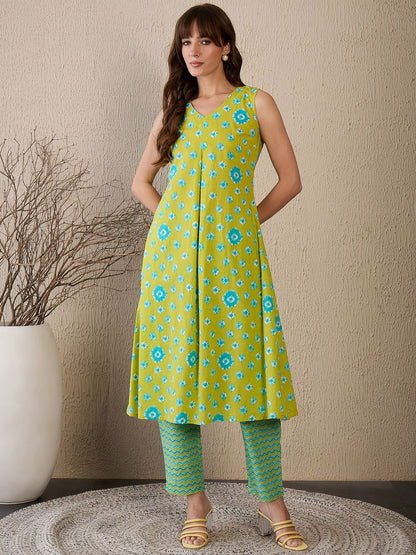 Women Printed Regular Pure Cotton Kurta with Trousers