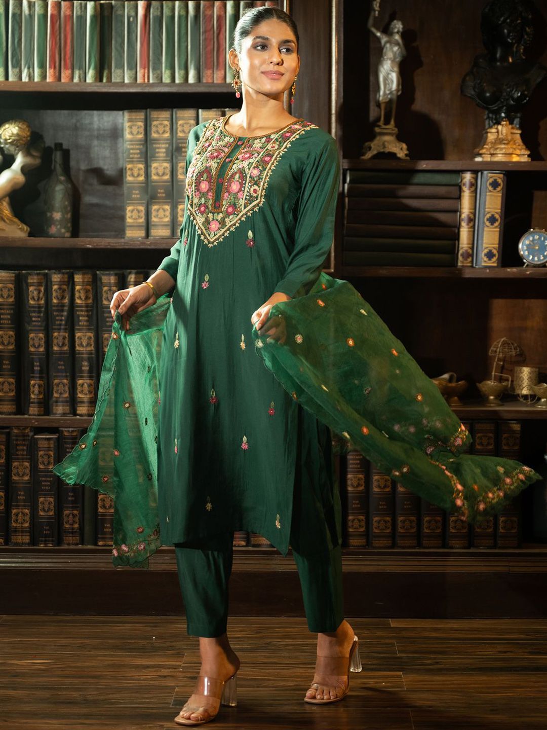 Women Floral Embroidered Straight Kurta Set