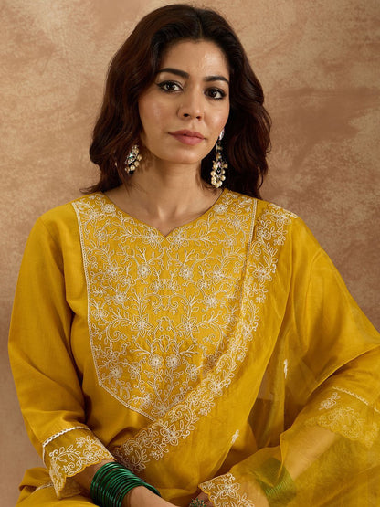 Women Floral Embroidered Regular Thread Work Kurta with Trousers & With Dupatta