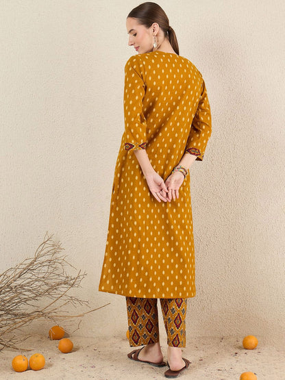 Dhiyona IE Women Geometric Printed Cotton Kurta with Trousers
