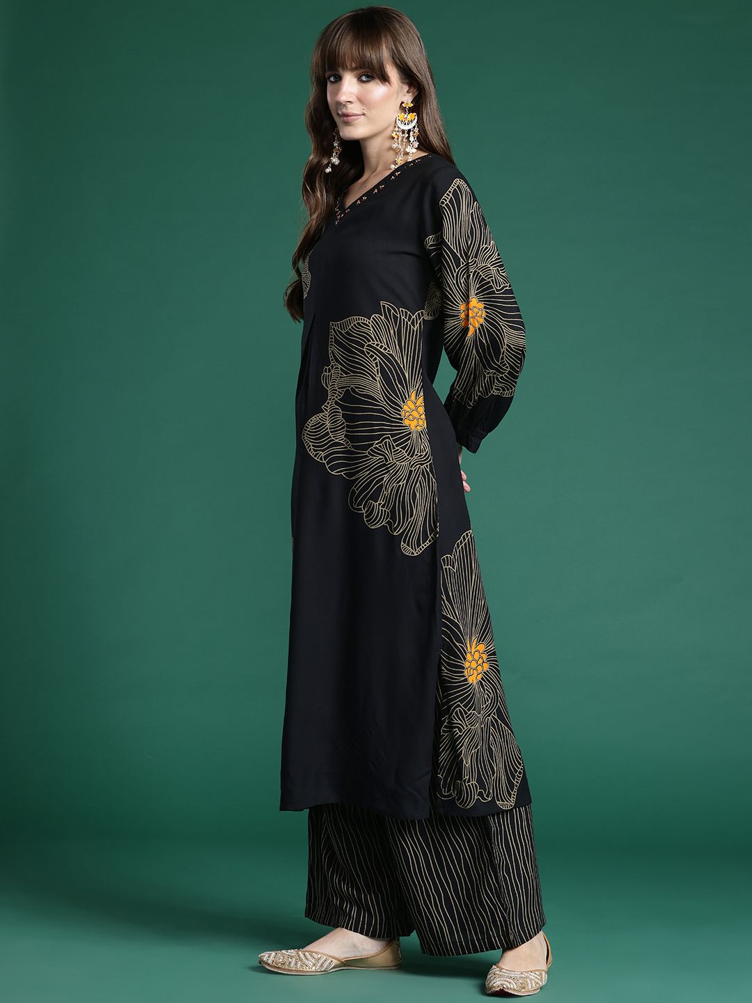 Floral Printed Regular Beads and Stones Kurta with Trousers