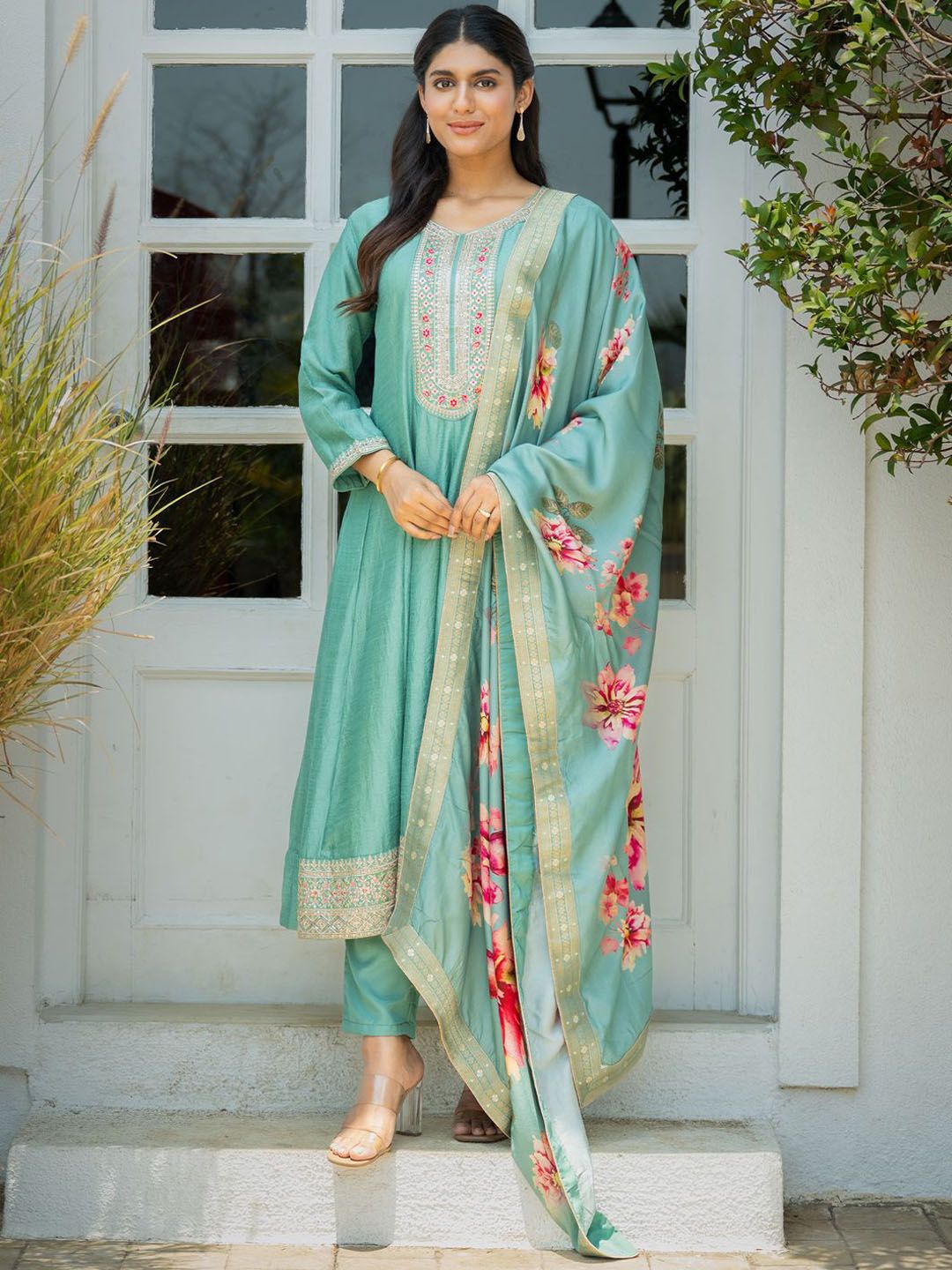 Women Floral Embroidered Regular Sequinned Kurta with Trousers & With Dupatta