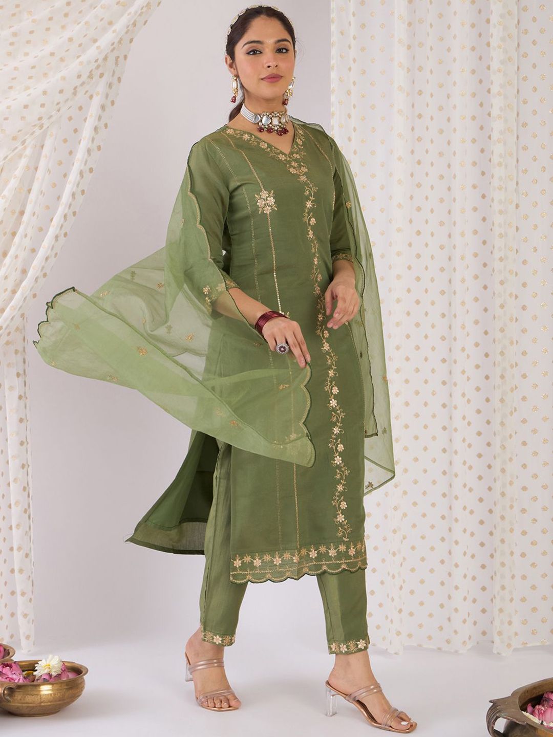 Dhiyona IE Floral Embroidered Zari Straight Kurta with Trousers & With Dupatta