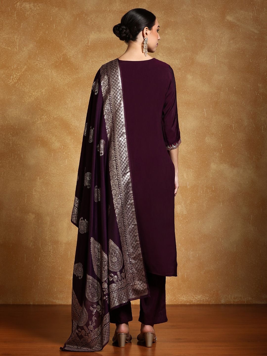 Dhiyona VA Women's Ethnic Motifs Embroidered Regular Kurta Set With Dupatta