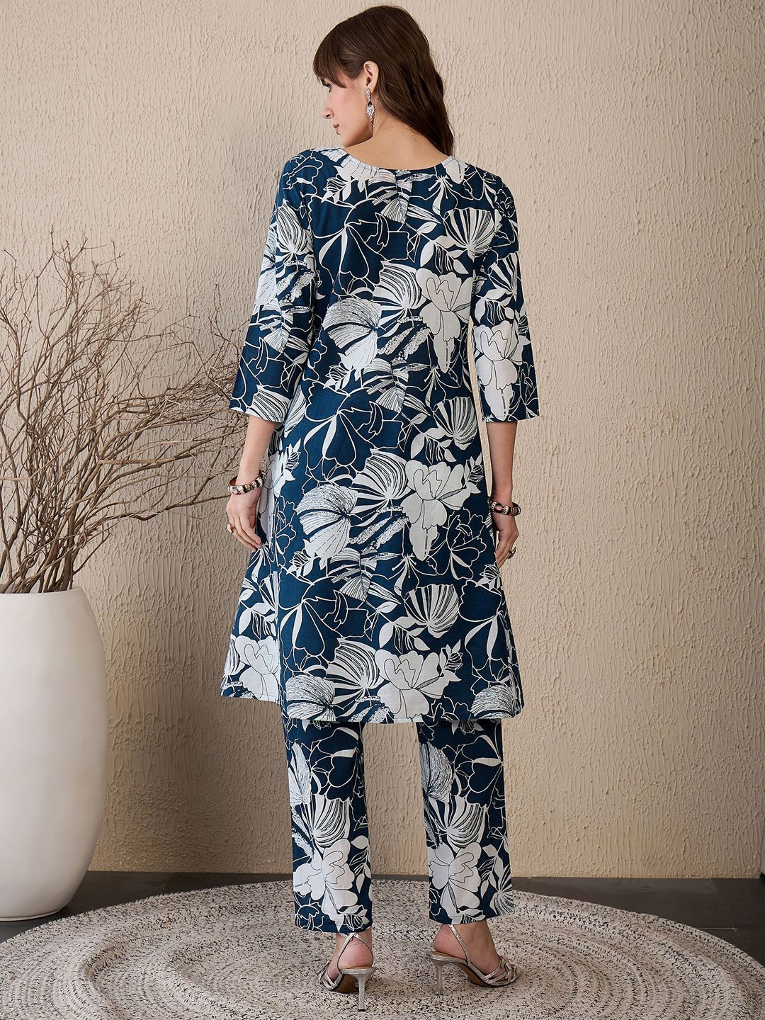 Women Floral Printed Regular Pure Cotton Kurta with Trousers