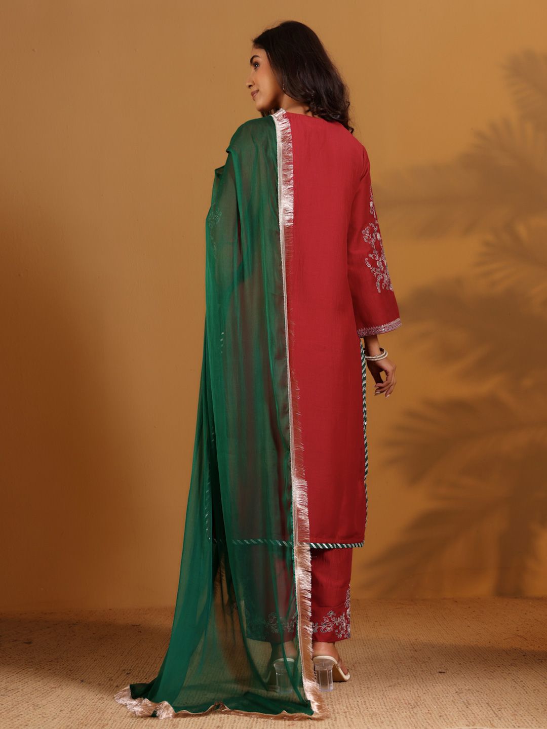Dhiyona VA Women'sFloral Embroidered Sequnnied Notch Neck Straight Kurta With Trousers & Dupatta