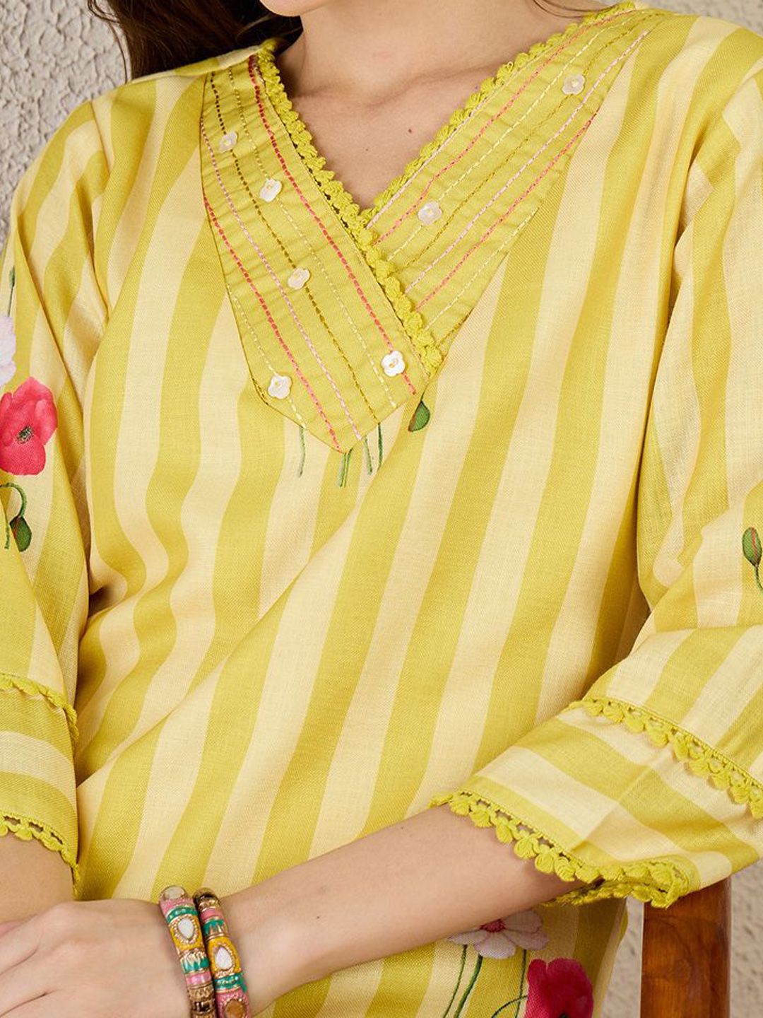 Dhiyona IE Printed V Neck Top With Trousers Co-Ords