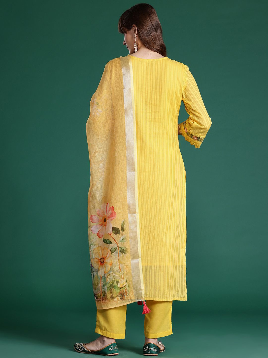 Floral Embroidered Thread Work Linen Kurta with Trousers & With Dupatta