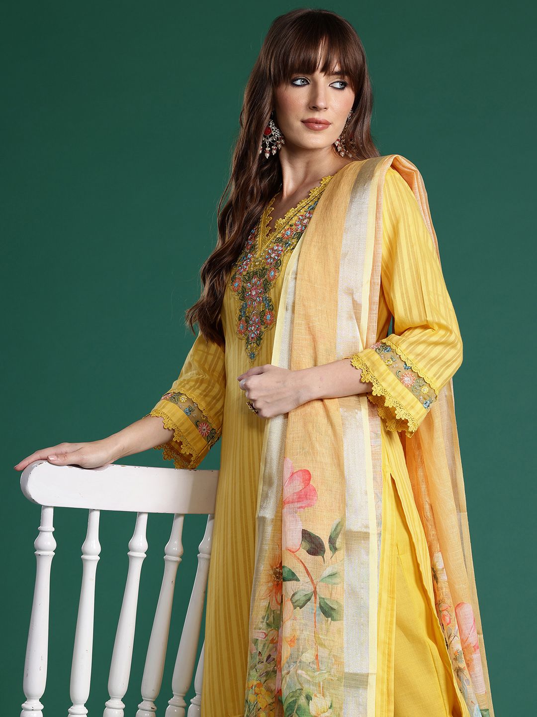 Dhiyona IE Floral Embroidered Thread Work Linen Kurta with Trousers & With Dupatta