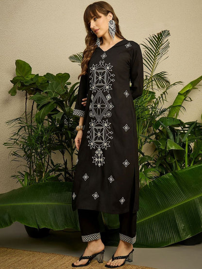 Women Ethnic Motifs Embroidered Regular Thread Work Kurta with Trousers
