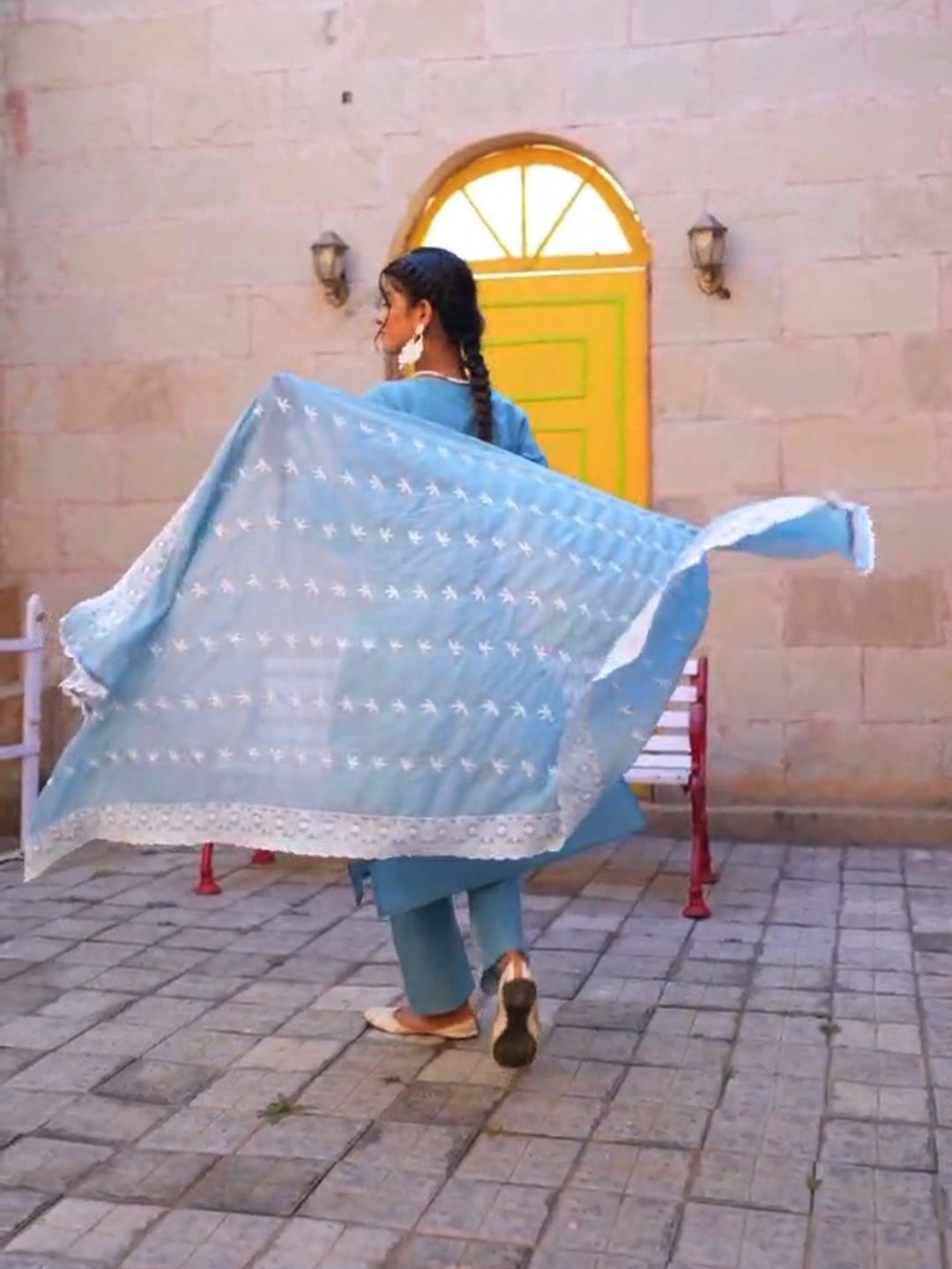 Women Floral Embroidered Thread Work Pure Cotton Kurta with Trousers & Dupatta