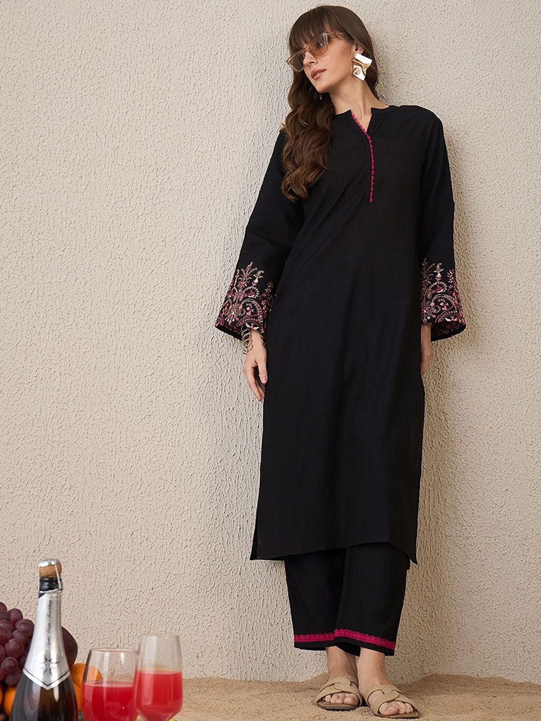 Dhiyona IE Floral Embroidered Mandarin Collar Straight Tunic And Trousers
