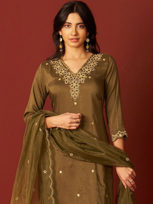 Dhiyona IE Women Floral Embroidered Kurta with Trousers & Dupatta