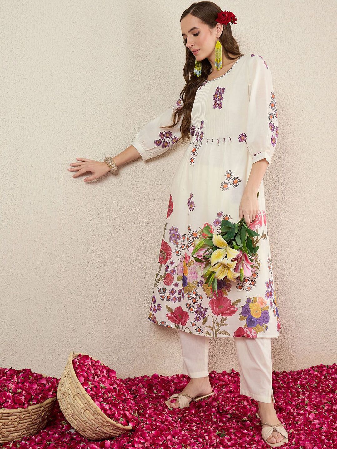 Dhiyona IE Women Floral Printed Cotton Kurta with Trousers