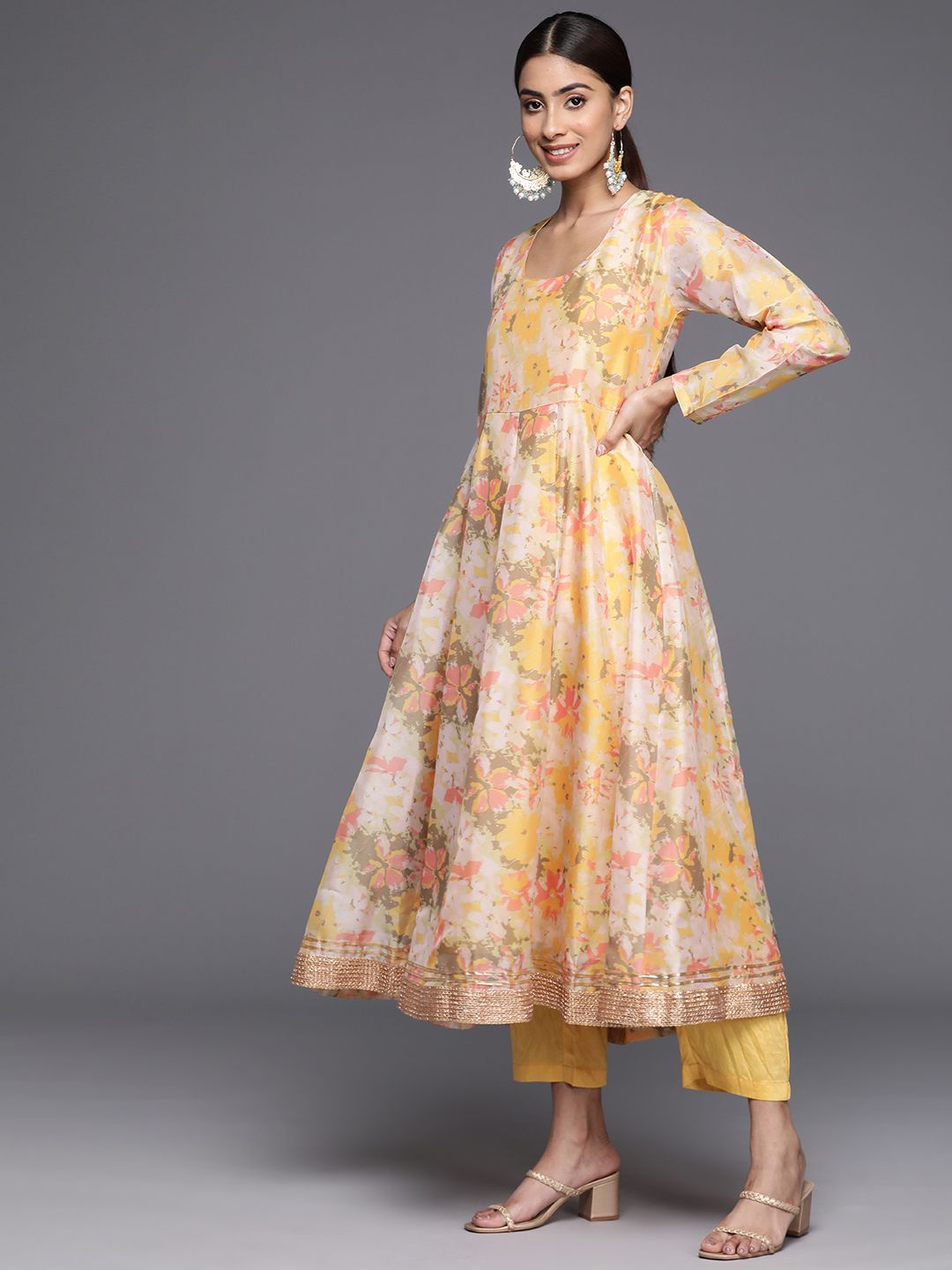 Dhiyona VA Women'sFloral Printed Empire Sequinned Kurta with Trousers & With Dupatta