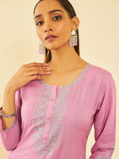 Dhiyona SO Women's Floral Embroidered Round Neck Three-Quarter Sleeves Kurta with Trousers