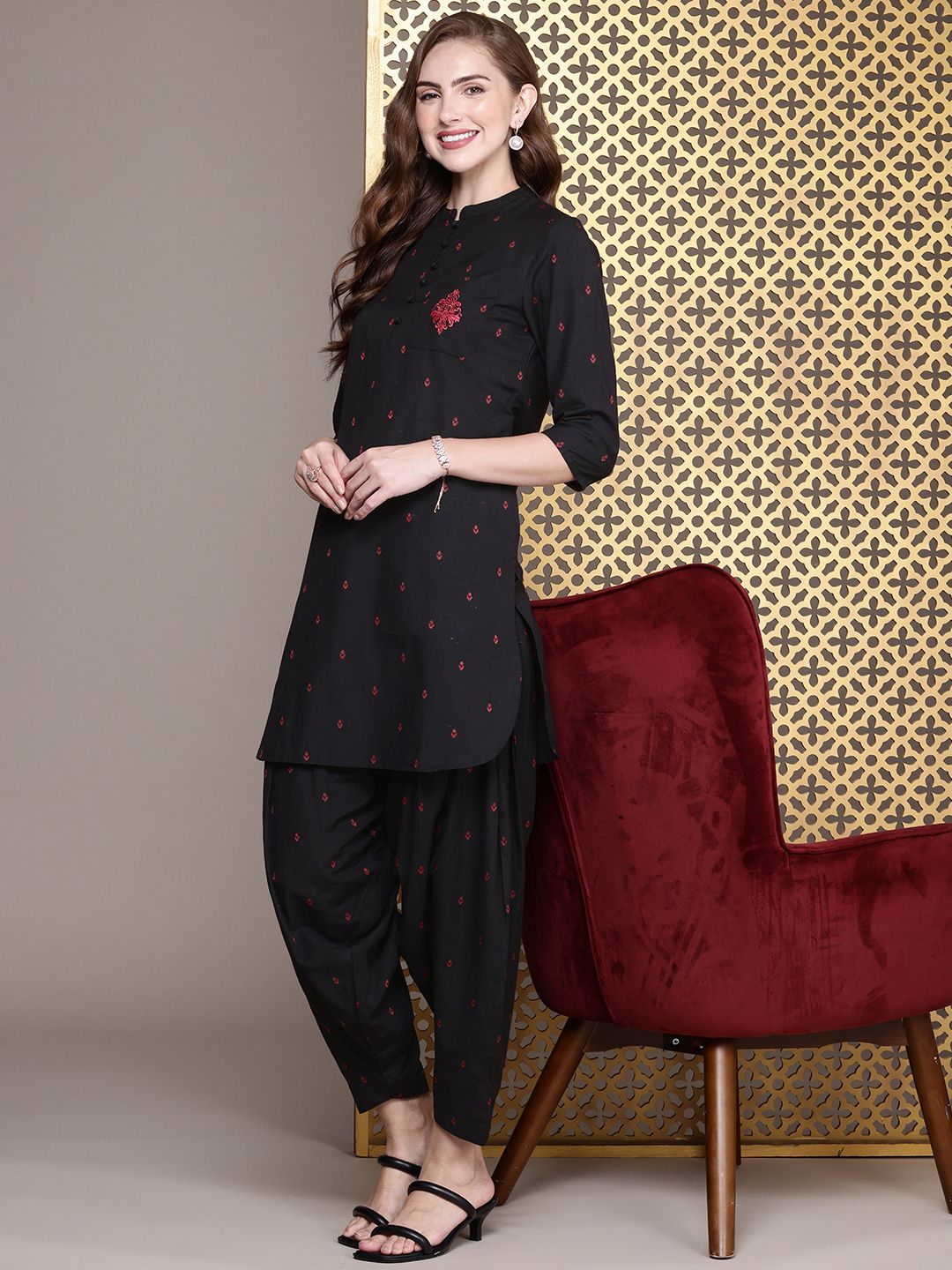Dhiyona PD Women Women Woven design Regular Jashn Kurta with Patiala