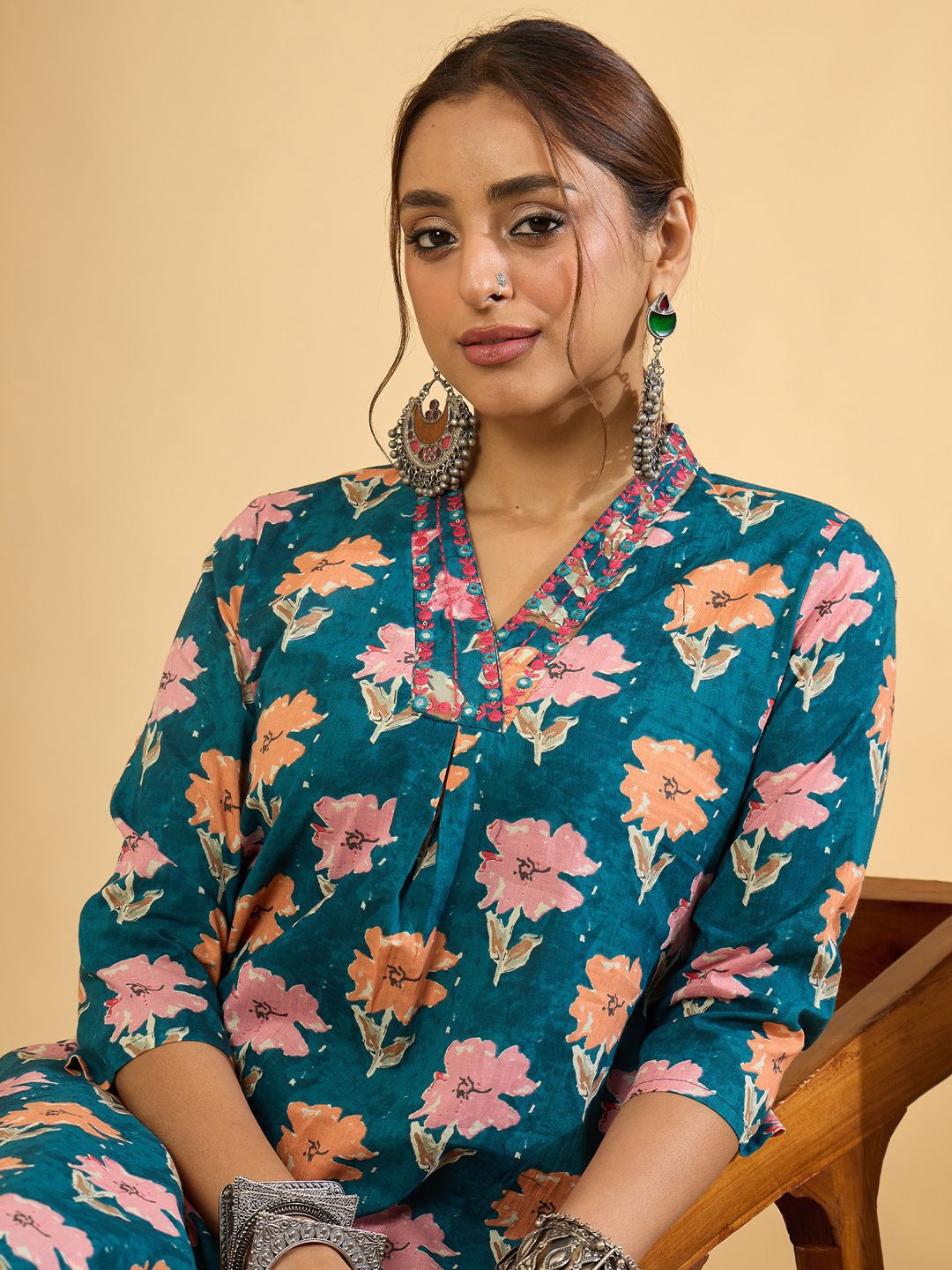 Dhiyona IE Women Floral Printed Pleated Mirror Work Pure Cotton Kurta & Trousers