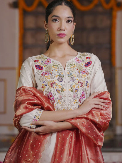 Dhiyona IE Floral Embroidered Thread Work Liva Kurta With Trousers & Dupatta