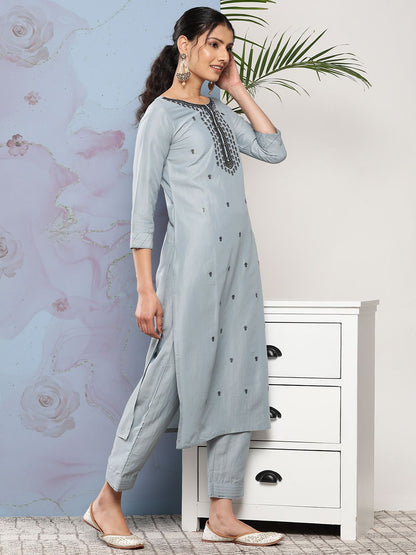 Dhiyona VA Women'sFloral Embroidered Button Detail Kurta with Trousers & Dupatta