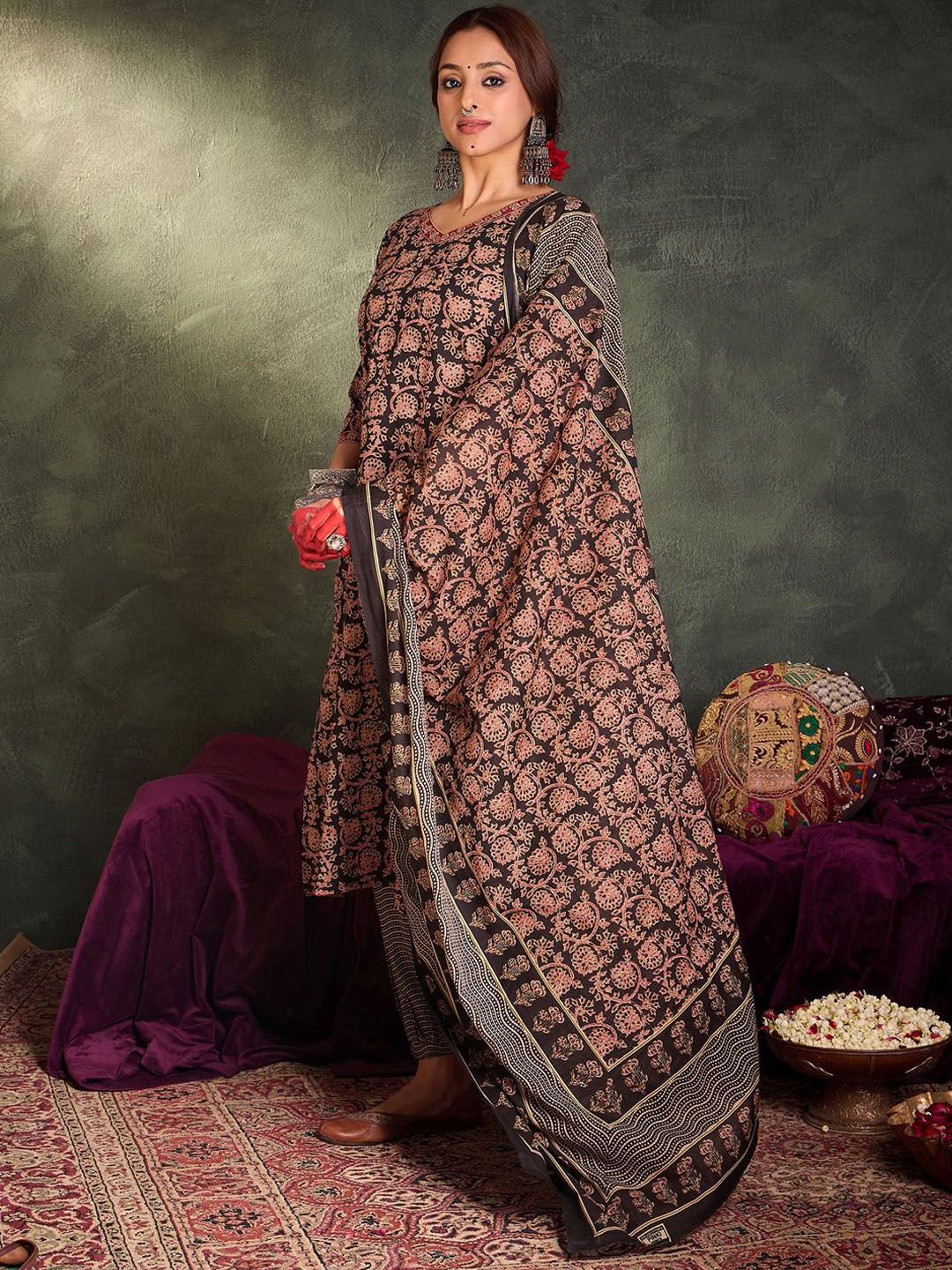 Dhiyona IE Floral Printed V-Neck Cotton Straight Kurta With Trousers & Dupatta