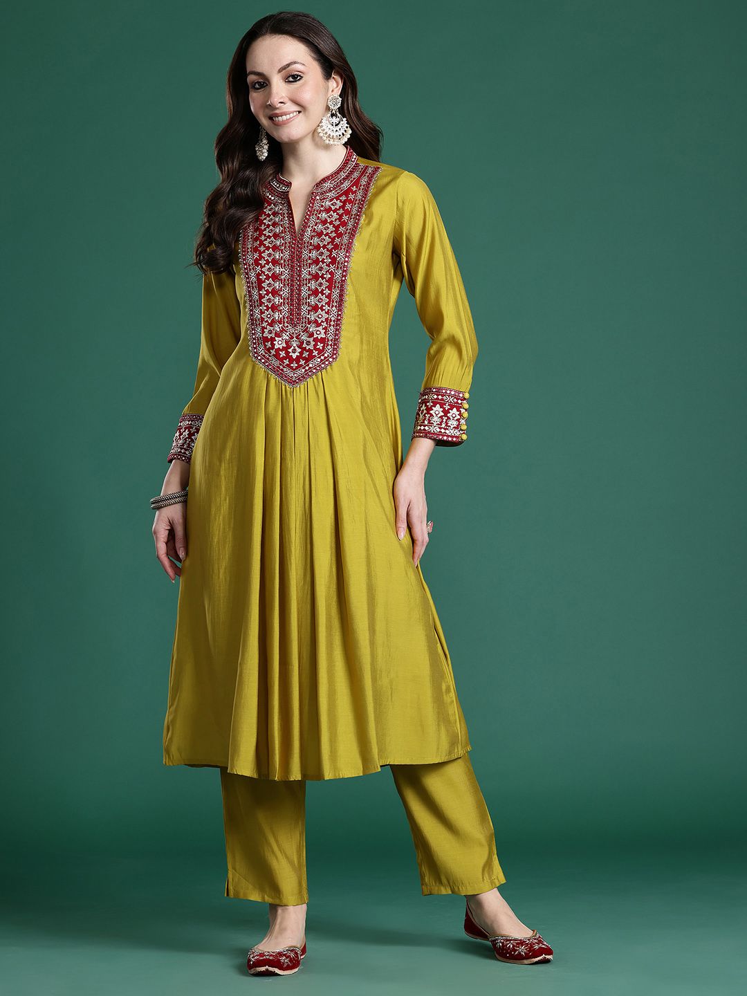 Women Ethnic Motifs Embroidered Pleated Mirror Work Kurta with Trousers