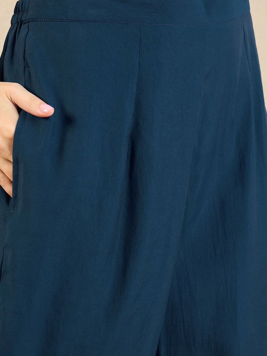 Dhiyona IE Embroidered Notch Neck Straight Tunic With Trouser