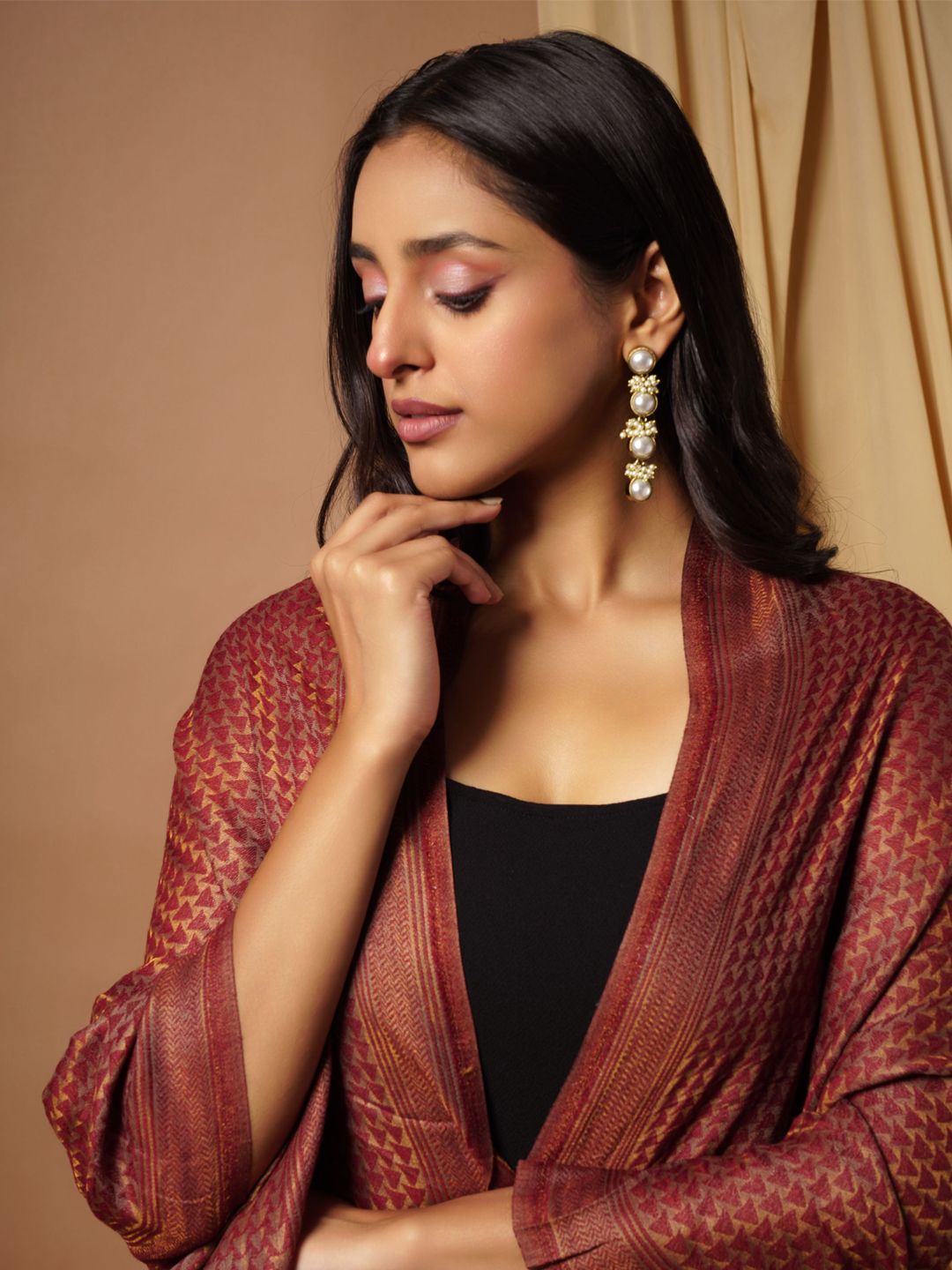 Dhiyona PA Women Red Paisley & Floral Pattern Shawl