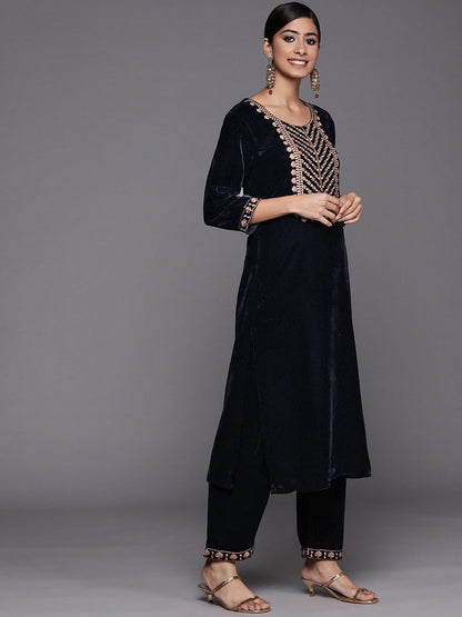 Dhiyona VA Women's Winter Velvet Embroidered Kurta with Trousers & With Dupatta