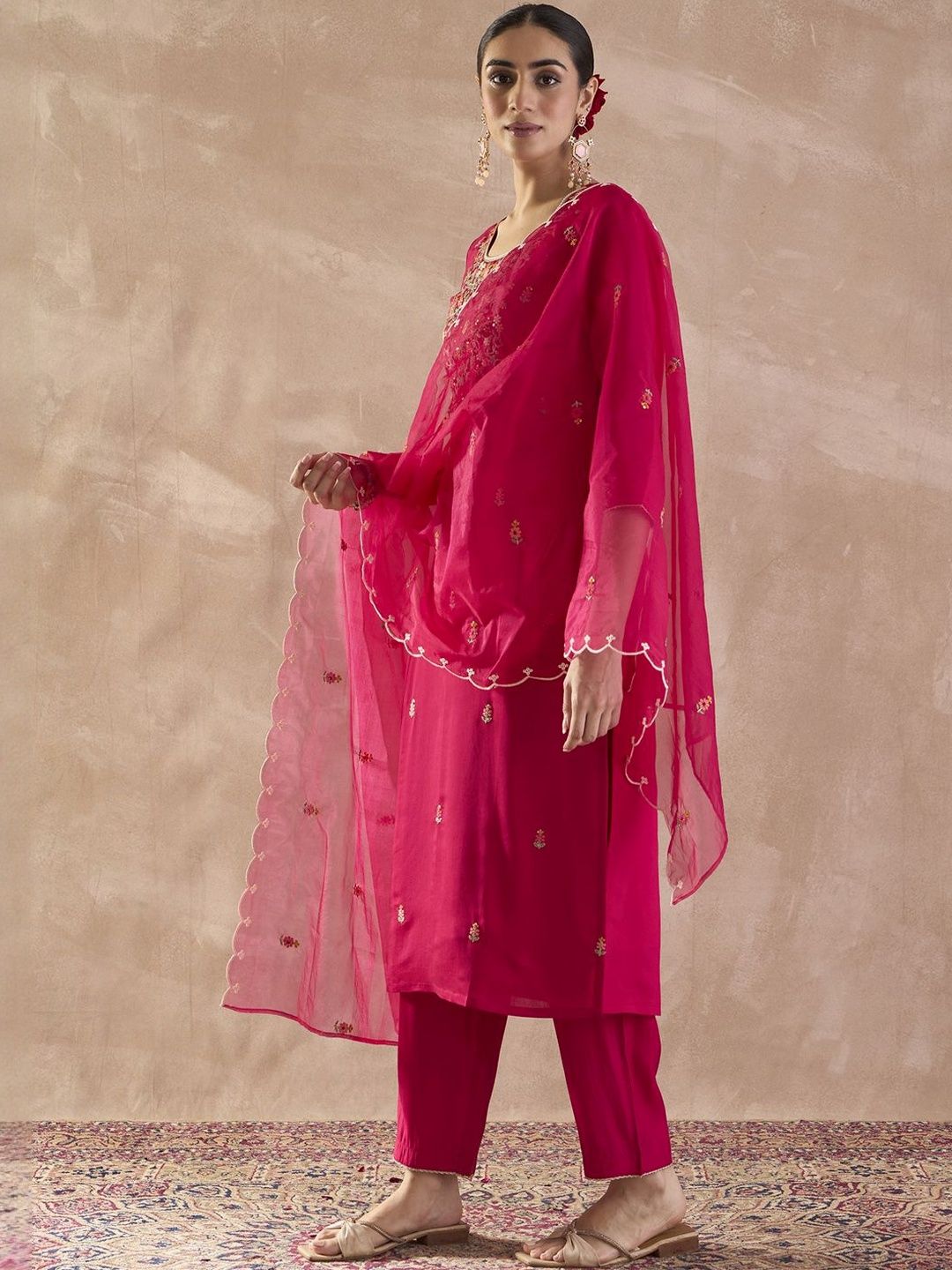 Floral Embroidered Regular Thread Work Straight Kurta With Trousers & Dupatta