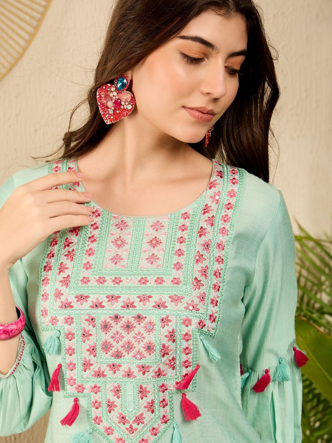 Dhiyona PD Women Floral Embroidered Round Neck Kurta With Salwar