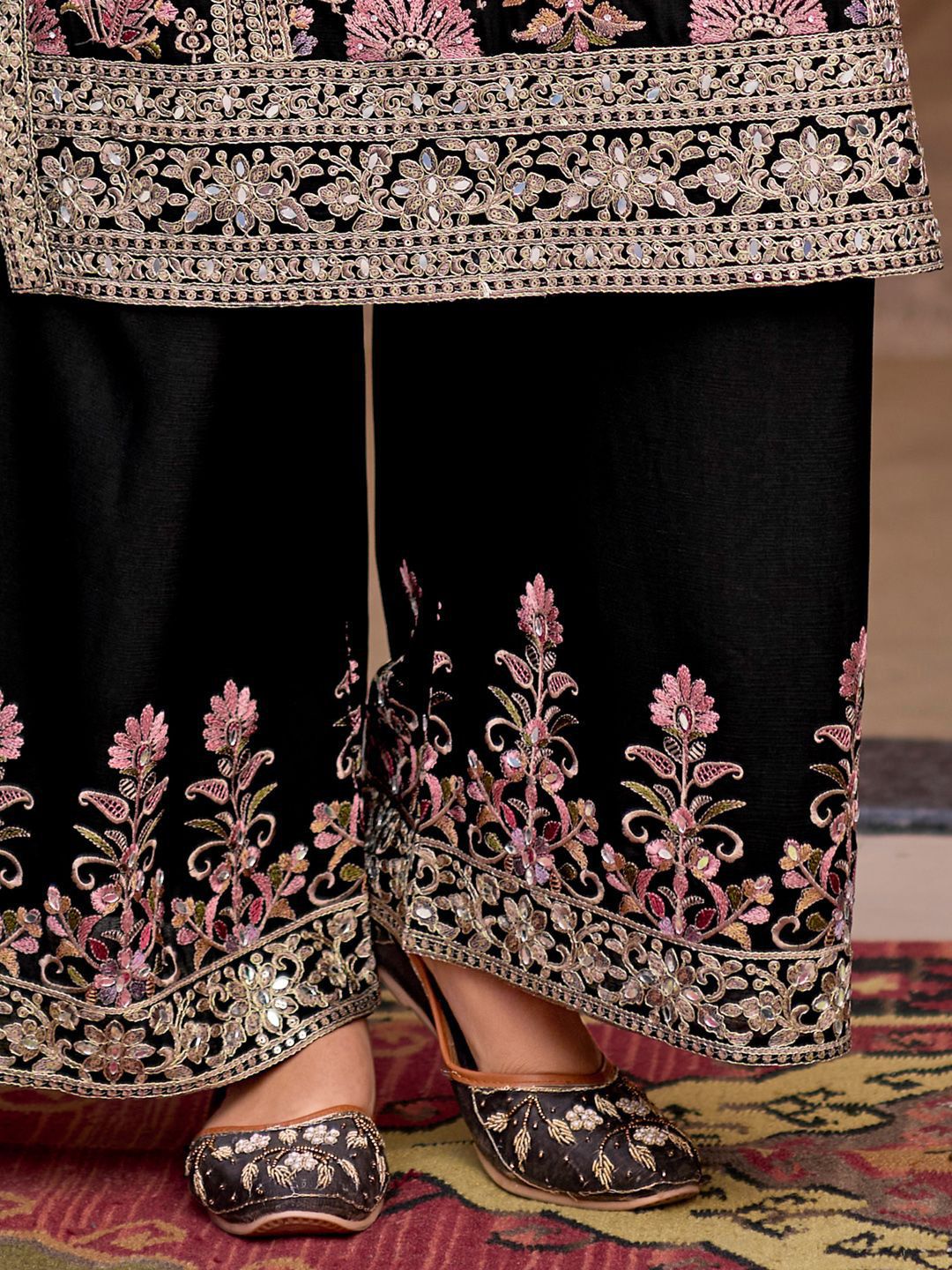 Motifs Embroidered Sweetheart Neck Zari Straight Kurta With Palazzos & Dupatta