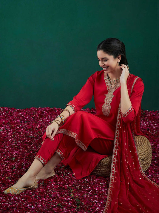 Dhiyona IE Floral Embroidered Regular Kurta With Trousers & Dupatta