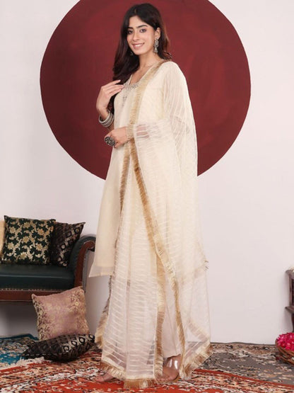 Dhiyona VA Women'sFloral Embroidered V-Neck Straight Kurta With Trousers & Dupatta
